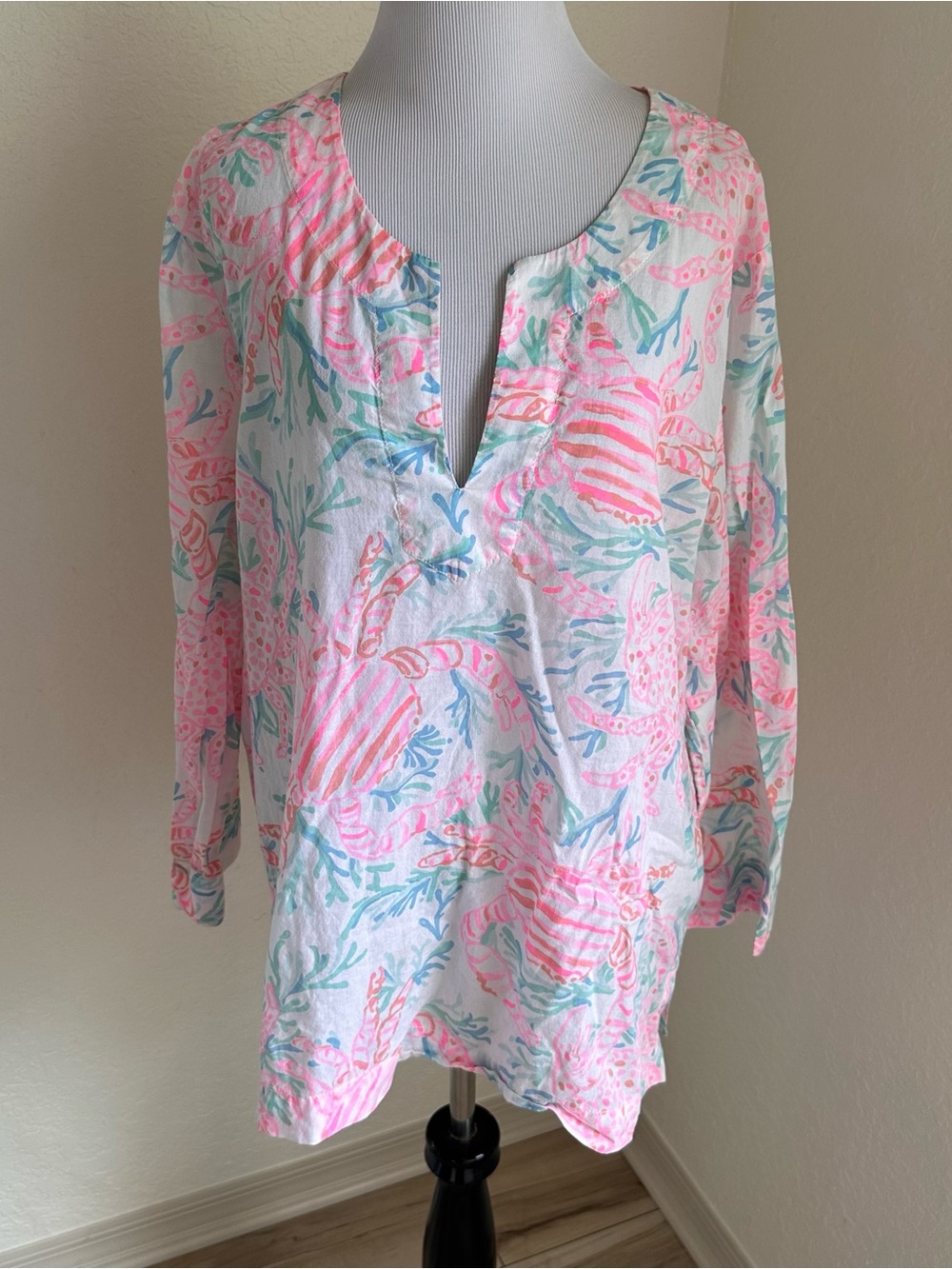 Lilly Pulitzer Amelia Island Tunic in White Pink Crab Blue print XL